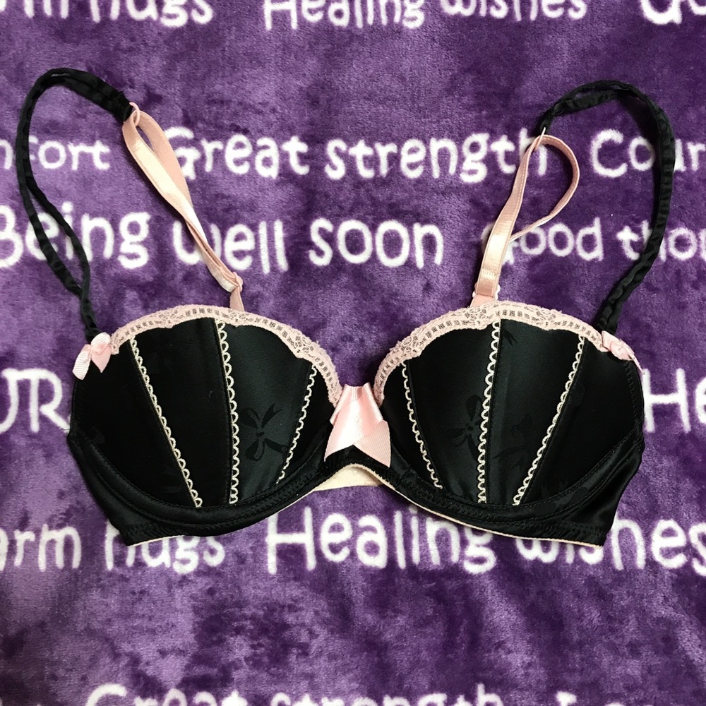 Victoria’s Secret bra 32 B